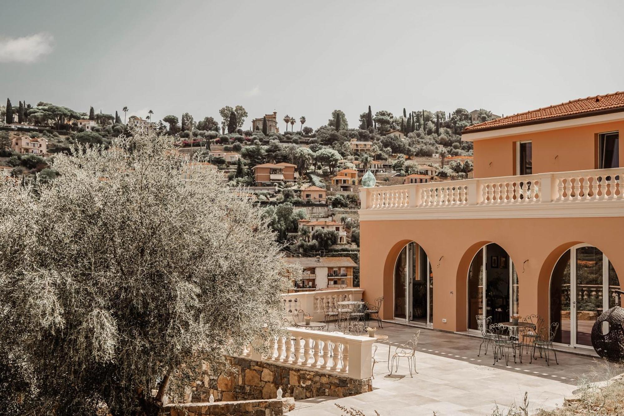 Residenza Villa Genua Бордихера Екстериор снимка